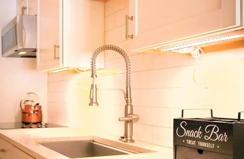 Cold Harbor Apartment | The New Amsterdam Nook 2 Bed - 1 Bath - Full Kitchen - Pool - AC