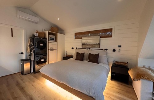 St. Albans House | The Obsidian A Hideaway