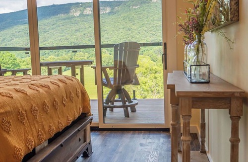 Wildwood House | The Overlook Village | 4 Cabins | Beautiful Views!