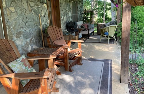 Fletcher Apartment | The perfect country get away only 15 minutes to downtown Asheville.