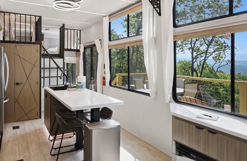 Tallassee House | The Pine- Gorgeous views of the Smoky Mountains