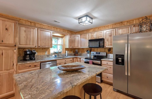 Todd Cabin | The Pour House - Todd NC Cabin - Ping Pong - Fireplace - 30 Min to Skiing
