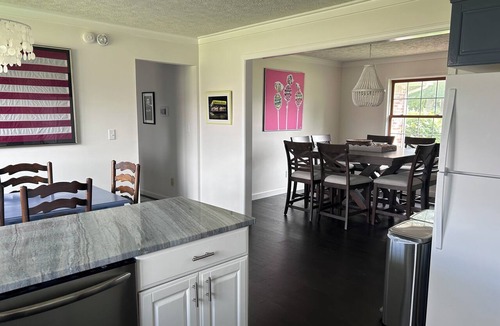 Greencastle House | The Ranch@DePauw is available August, 4 bedrooms. Modern, clean, Greencastle, IN