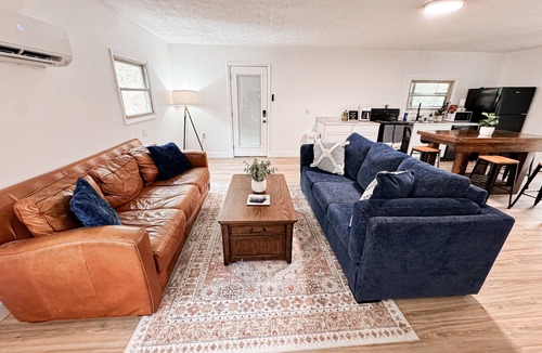 Keene House | The River Side Lodge- With private boat dock on the KY river!