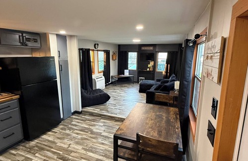 Hubert House | The Rustic Stay ,in Hubert NC ,10 min from main gate camp Lejeune ,30min from EI