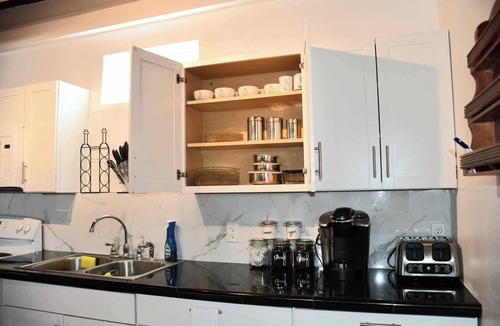 Burnside Apartment | The Sanctuary Suite @ Burnside
