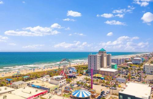 North Carolina Coast House | “The Sea Shanty" Classic Beach Cottage - Mins to CB Boardwalk and Beach Access