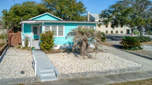 North Carolina Coast House | “The Sea Shanty" Classic Beach Cottage - Mins to CB Boardwalk and Beach Access