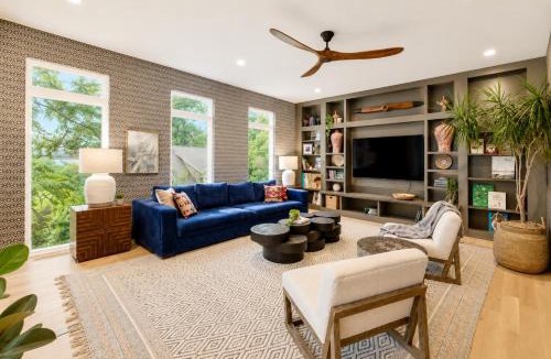 Shelby Hills House | The Songwriter's Mansion Rooftop Spa & Skyline Views