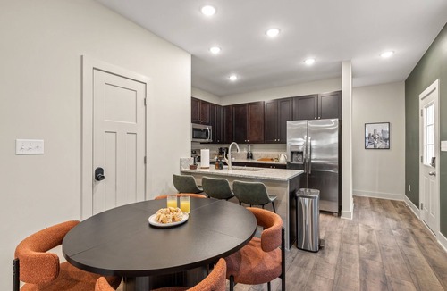 Near Northside House | The Still & The Flow - Indy 6B/6B Wellness Retreat