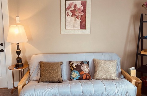 Winchester Apartment | The Stock Exchange downtown 3rd floor studio apt