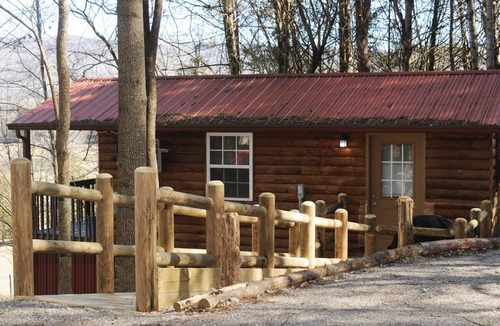 Sparta House | "The ToolShed" Cabin - A Pet Friendly Cabin with a view! Near Fall Creek Falls!