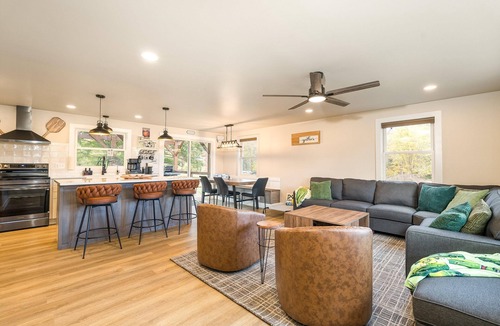 Luray House | The Unbrined Getaway: Pickleball, Hot Tub, Movies, Dogs!