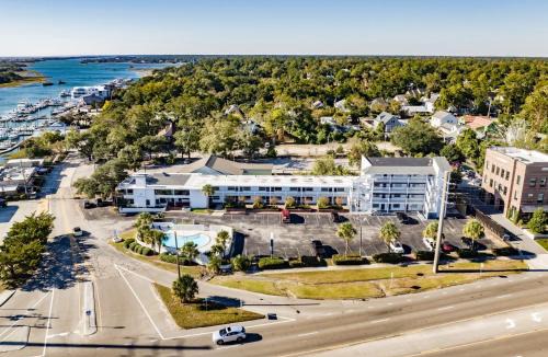 Airlie Apartment | The Waterway 108 by Sea Scape Properties
