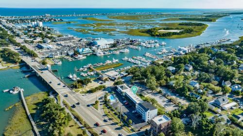 Airlie House | The Waterway 403 by Sea Scape Properties