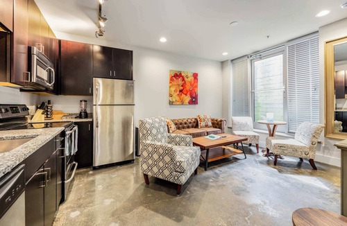 Roanoke Apartment | The West End Flats