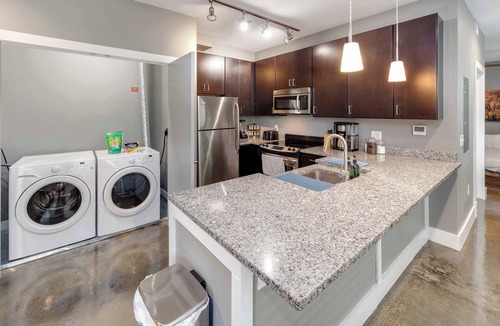 Roanoke Apartment | The West End Flats