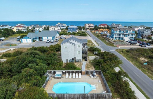 Whalehead Beach House | The Whaler: Affordable and comfortable Oceanside w/a Private Pool and Hot Tub