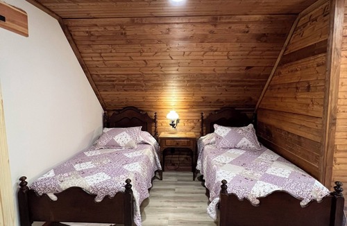 Irvine Bed & Breakfast | The Whippoorwill B&B Cabin – Breakfast Included – Award-Winning Hillside Haven