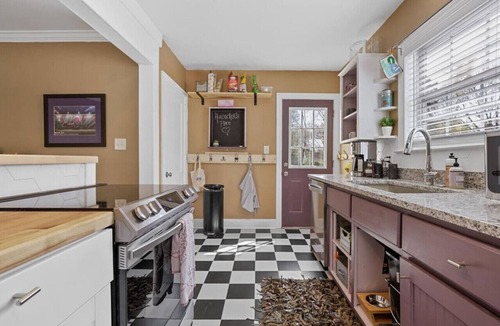 Greensboro House | The Whole Hunsucker's Whole House