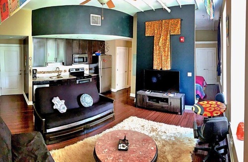 Downtown Knoxville Apartment | The "Zen" unit is a tranquil environment, In the middle of everything & relax!
