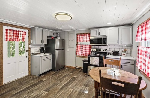 Frankfort House | This house is a 3 bedroom(s), 2 bathrooms, located in Frankfort, KY.