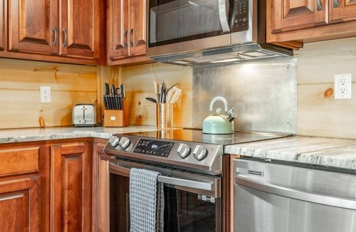 Trenton Cabin | Timber Creek Lodge | Pet Friendly + Mtn Views