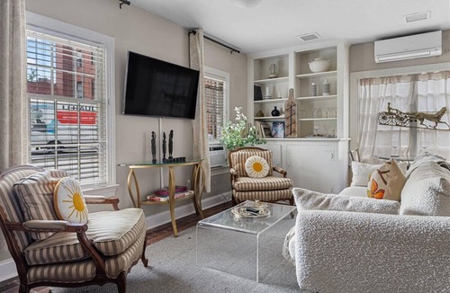 Old Town Alexandria House | Timeless Carriage House Stay in Old Town, Alexandria