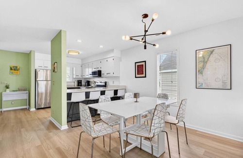 Holden Beach House | Times Like These/256A Brunswick Ave West