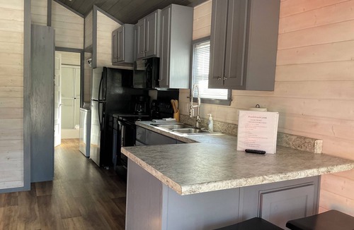 Pearl River House | Tiny Home 1 Bedroom Sleeps 2