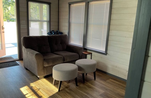 Pearl River House | Tiny Home 1 Bedroom Sleeps 2