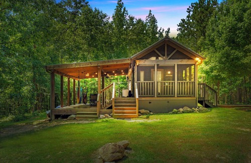 Elberton Cabin | Tiny Home on 26 Private Lake Front Acres