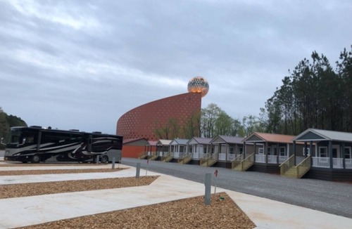 Pearl River House | Tiny Homes for Rent, minutes to the Casino, Golf Course & Water Park.