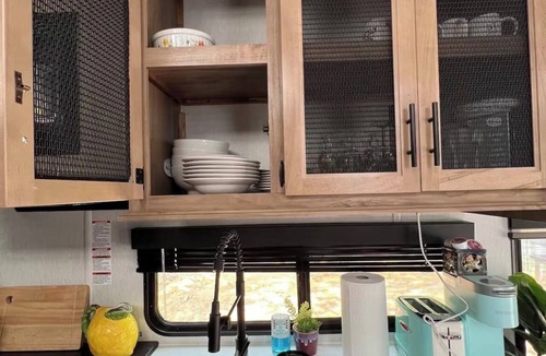 Brandywine House | Tiny House @ Rustic Farm near DC with Hot Tub, Cold Plunge, Sauna, Walking Trail