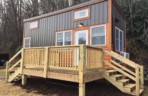 Todd House | Tiny House with New River View 15 Minutes from Boone!