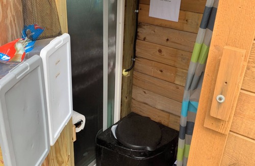 Shipshewana Boat Rental | Tiny Houseboat