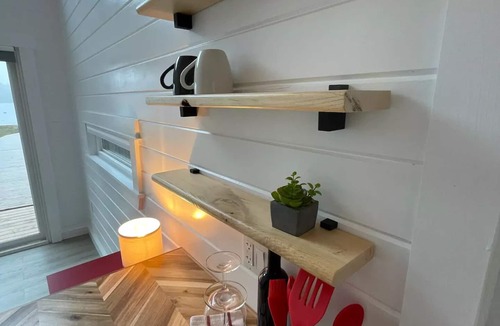 Clare House | “Tiny Three” (Private Hot Tub)