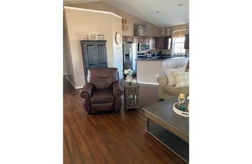 Monterey House | TN Mayberry Retreat - 3BR /2 BA Home with Garage - Dead end road - privacy