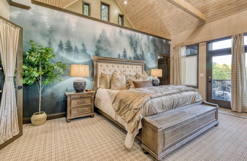 Mineral Bluff Cabin | Toccoa River Lodge, 6 BR, Private Pool on the river just 15 min to Blue Ridge GA