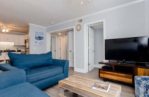 North Carolina Coast Condo | Top Floor condo in Ocean Harbor with Views