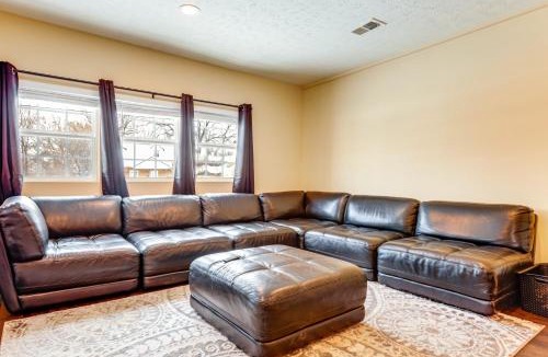 Lincoln Heights House | Townhome: Bunk Room for 6, Dry Bar Lounge Area