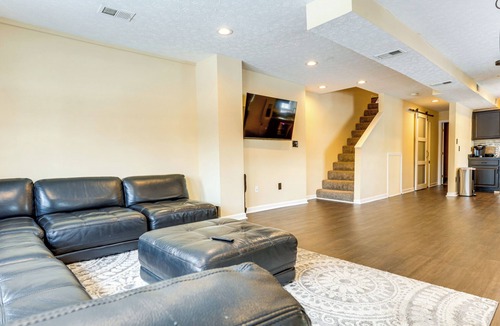 Lincoln Heights House | Townhome: Bunk Room for 6, Dry Bar Lounge Area