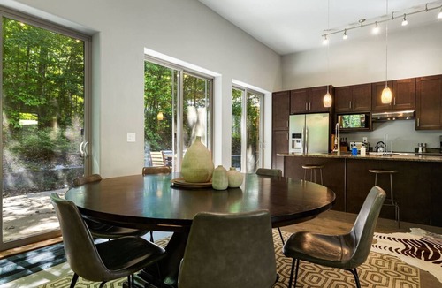 Bent Creek House | Trail on Property, Amazing AVL Location, & Hot Tub