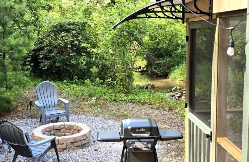Purlear House | Tranquil Creekside Tiny House in the Appalachian Mountains, Perfect for a Weekend to Disconnect