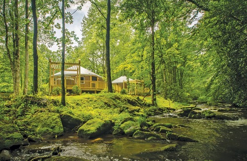 Topton House | Tranquil Haven Luxury Yurt - Creekside Glamping w/Private Hot Tub