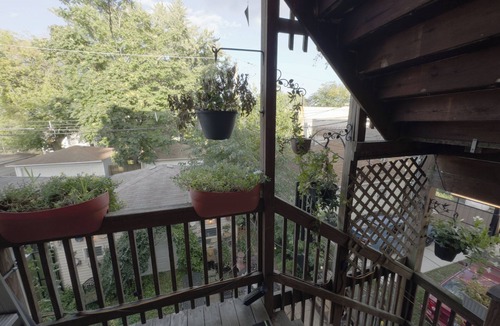 Albany Park Apartment | Tranquil Library near Brown Line 2 bed 1 bath vintage private unit @ Solar Lodge