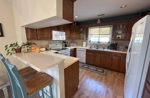 Wilmington House | Tranquility awaits, close to Wrightsville beach & downtown Riverwalk!