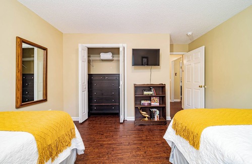 Travelers Rest House | Travelers Nest~Woodsy Retreat~All ParkPass~Minutes to Parks~Fast Wi-Fi~Families~