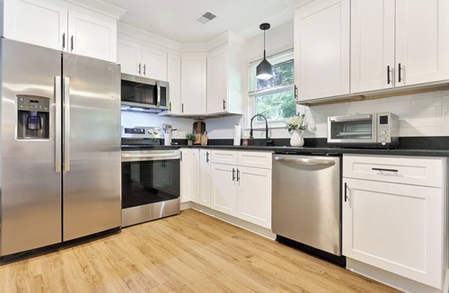 Travelers Rest Cottage | Travelers Rest Cottage close to downtown and the Swamp Rabbit Trail.