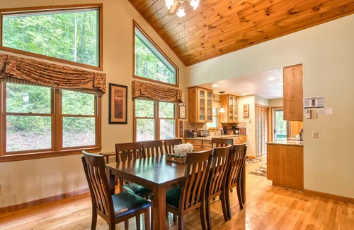 Waynesville Cabin | Treehouse Escape -Hot Tub, Amazing Views
